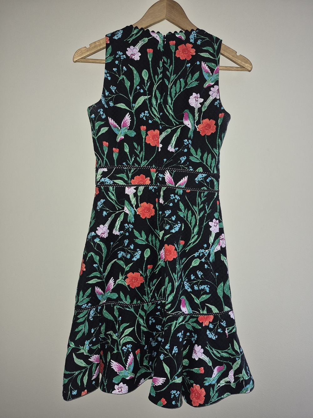 Kate Spade Floral Hummingbird Dress Size 0 Fit & Flare Scalloped Neck - Picture 6 of 10